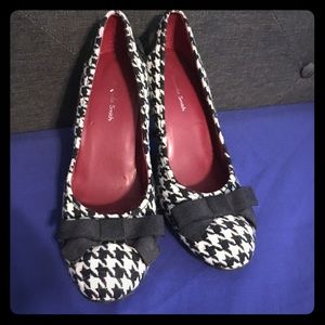 Black and white houndstooth heels size 7